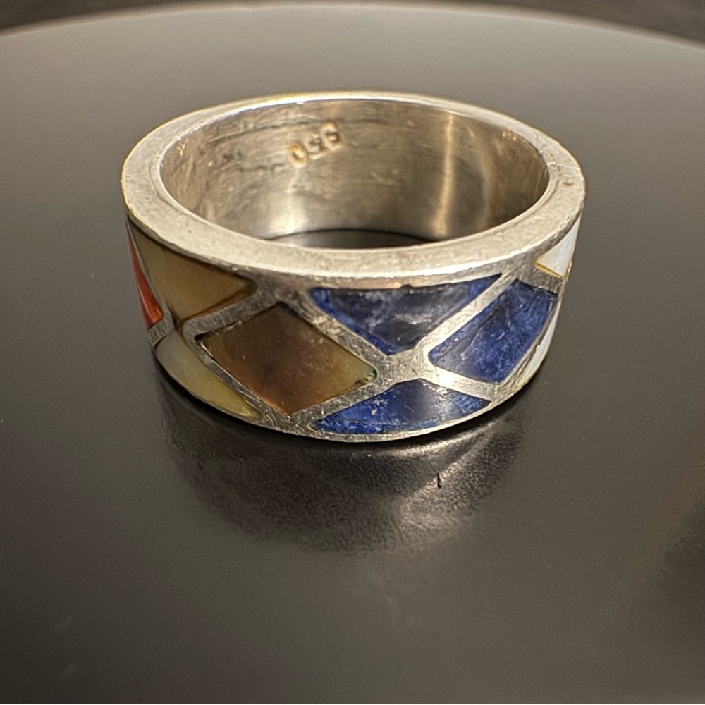 Vibrant Sterling Silver Inlay Ring with Stone Accents